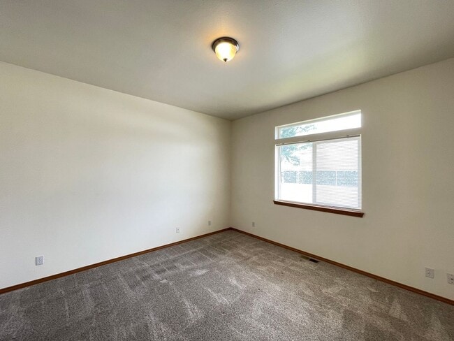 Building Photo - Stoddard Meadows Rancher