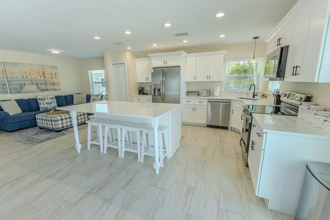 Building Photo - 5021 Porpoise Pl