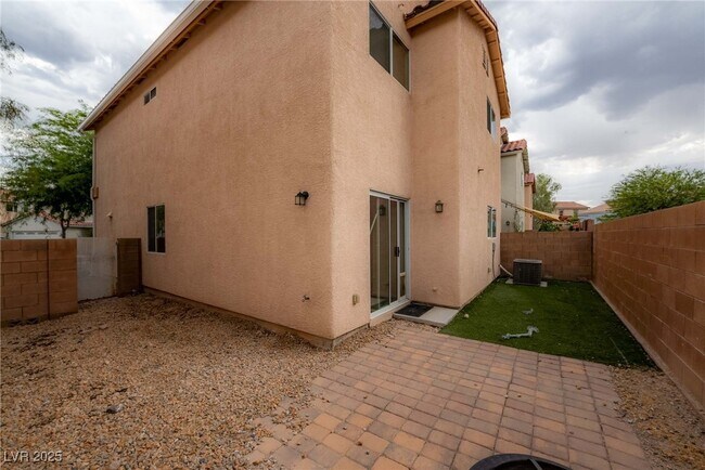 Building Photo - 5283 Broadlake Ln