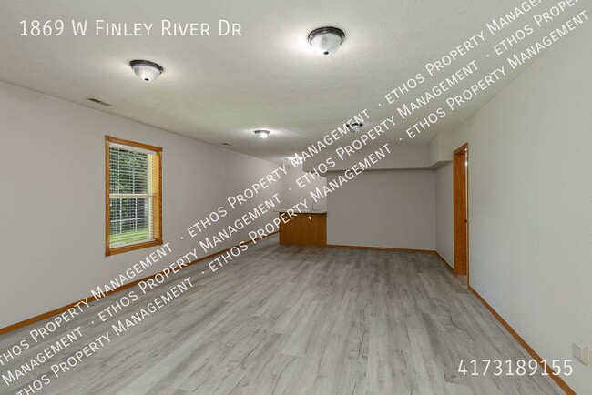 Building Photo - 1869 W Finley River Dr