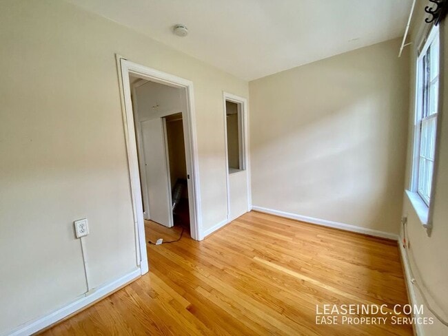 Building Photo - 3213 Cherry Hill Ln
