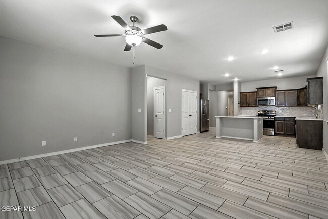 Building Photo - 3964 Desert Nomad Dr