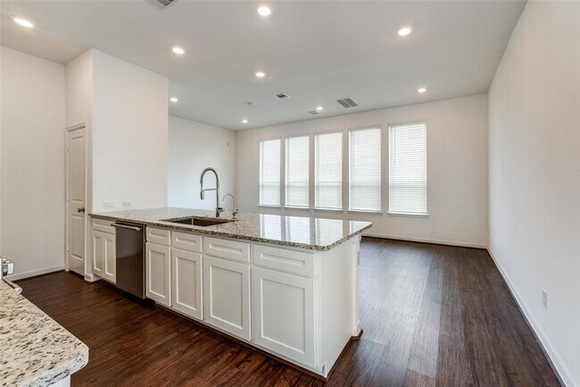 Building Photo - 1619 Ryon Falls Dr