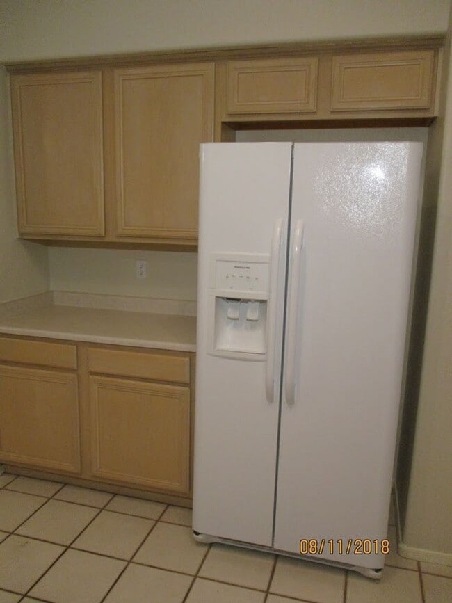 Building Photo - Unfurnished, 1-year long-term rental