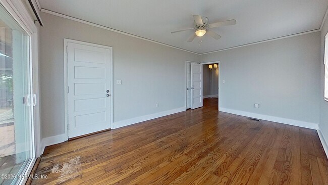 Building Photo - 1436 Le Baron Ave