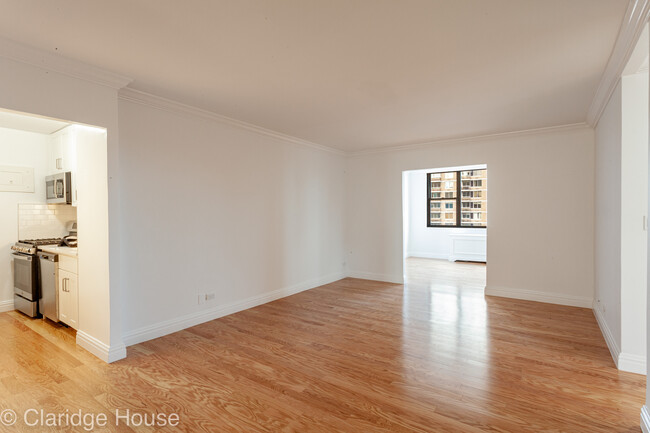 Interior Photo - Claridge House