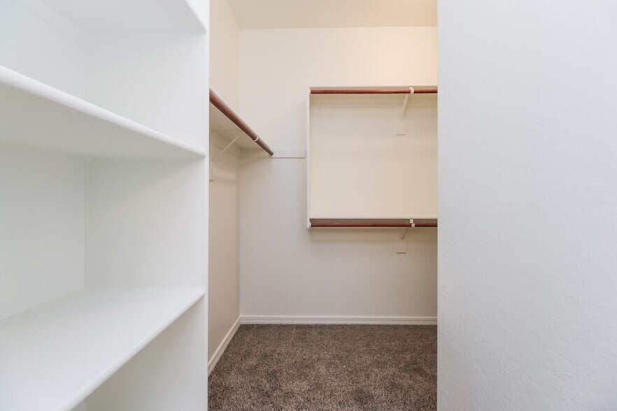 Building Photo - 4520 W Alabama Ln