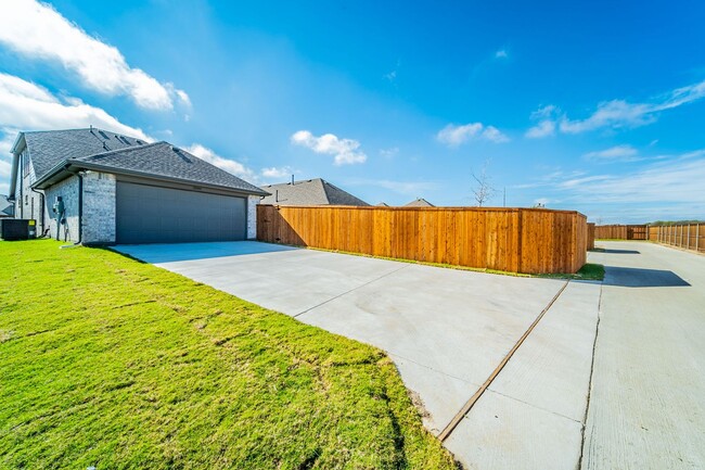 Building Photo - Imagine living in beautiful master planned...