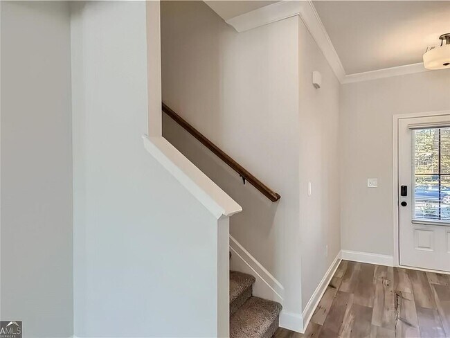 Building Photo - 3041 Westgate Park Dr