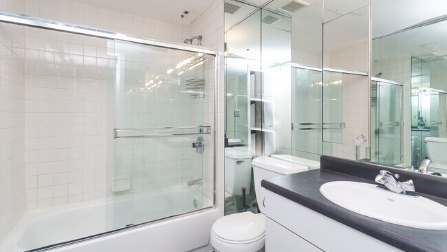 Building Photo - 411 W Ontario St