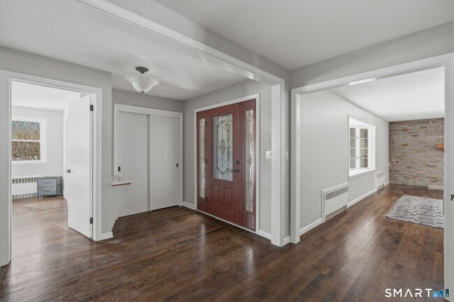 Building Photo - 35 W Ridge Dr