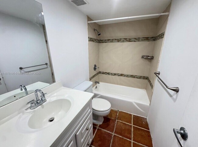 Building Photo - 2201 Brickell Ave