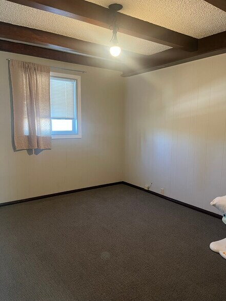 Small Bedroom - 1132 N Heliotrope Dr