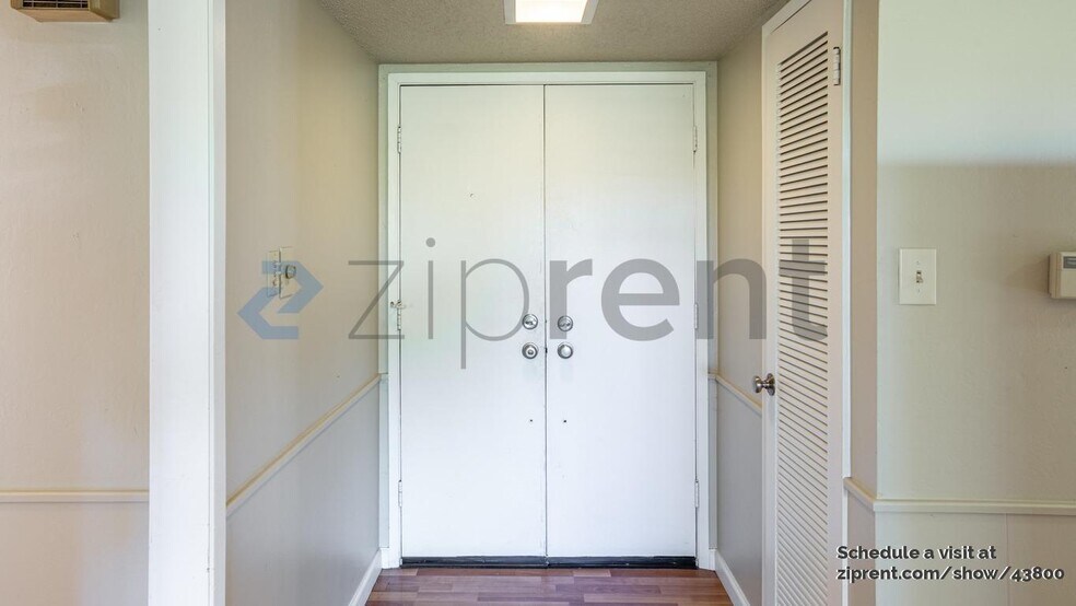 Building Photo - 3406 Sidney Square