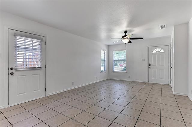 Building Photo - 1014 W Coffin St