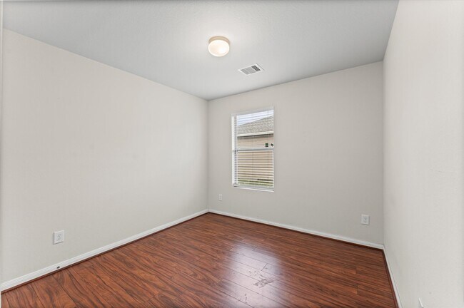 Building Photo - 1722 Ramsay Way