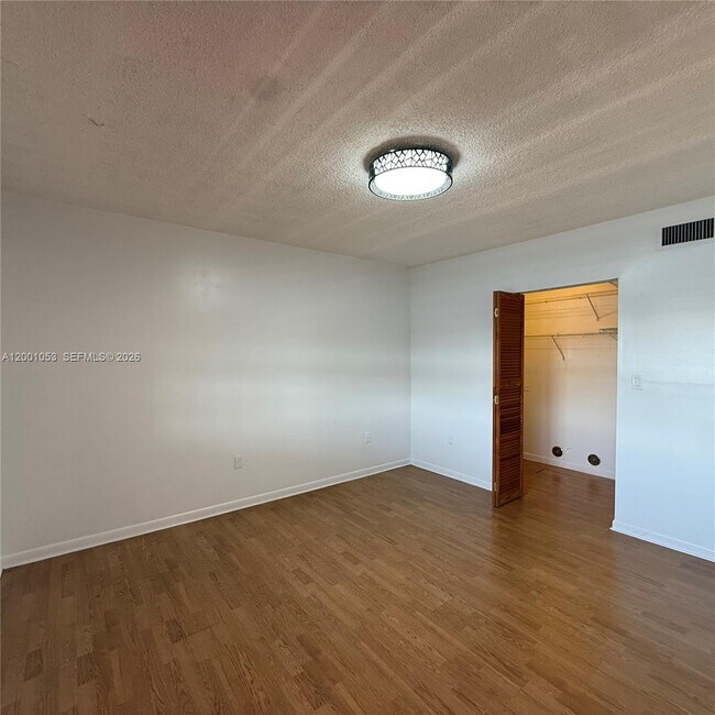 Building Photo - 6980 NW 173rd Dr