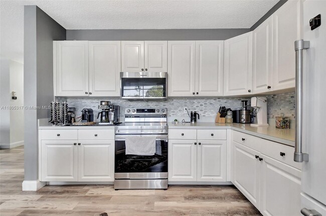 Building Photo - 7647 Rockport Cir