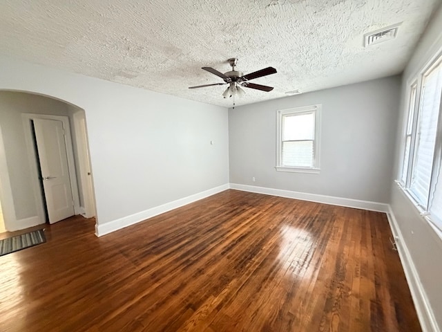 Building Photo - 104 Sycamore St