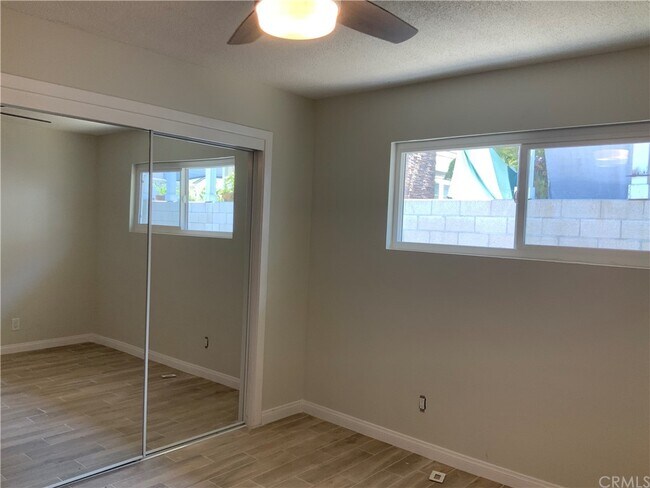 Building Photo - 9633 Cedar St