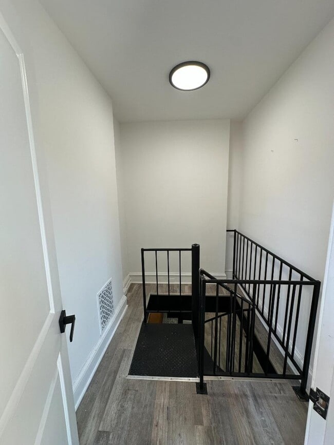 Building Photo - 1825 Madison Ave