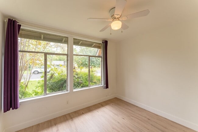 Building Photo - Cozy 3BD/2BA Brick Home in Vibrant Northea...