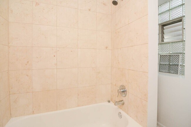 Building Photo - 2657 N St Louis Ave