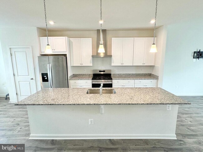Building Photo - 310 Red Currant Wy