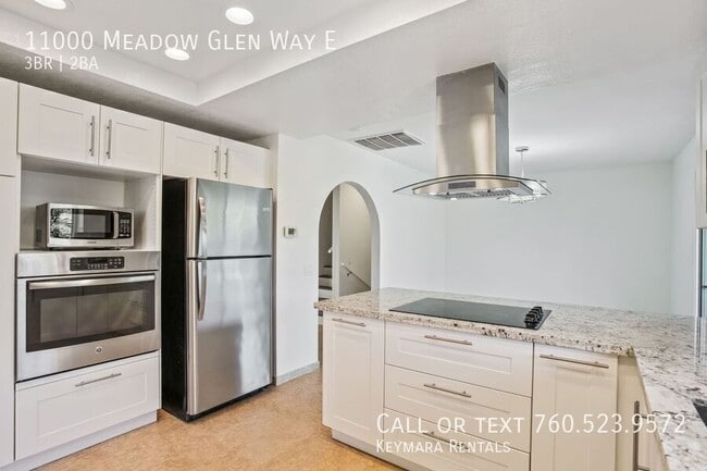 Building Photo - 11000 Meadow Glen Way E