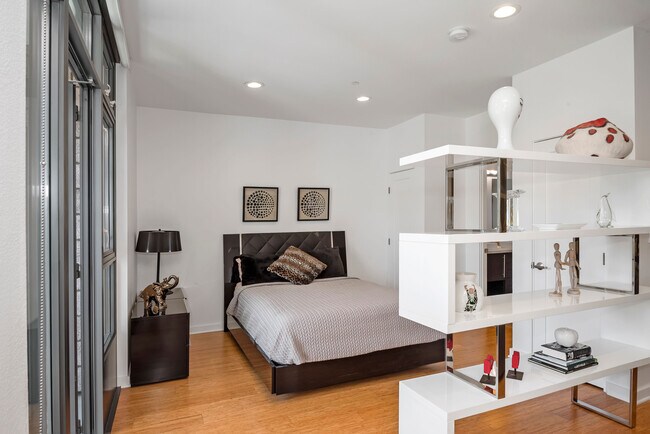 Building Photo - 13045 Pacific Promenade