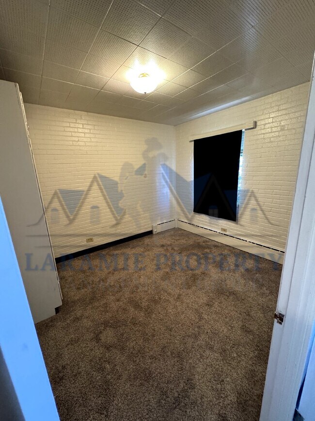 Building Photo - 1 bedroom apartment near UW