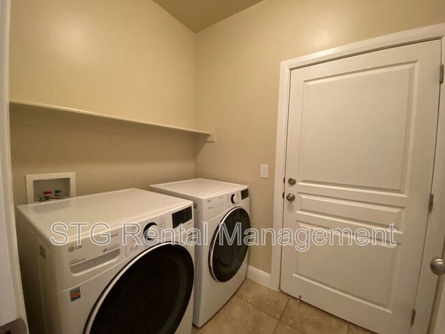 Building Photo - 3439 S Barcelona Dr