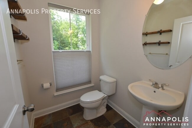 Building Photo - 114 Waterline Ct