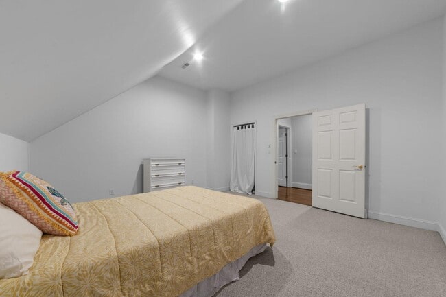 Building Photo - 450 Cox Rd