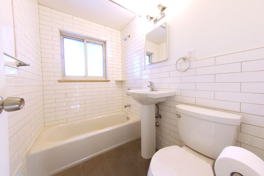 Glamorous Upstairs bathroom - 3249 Salem St