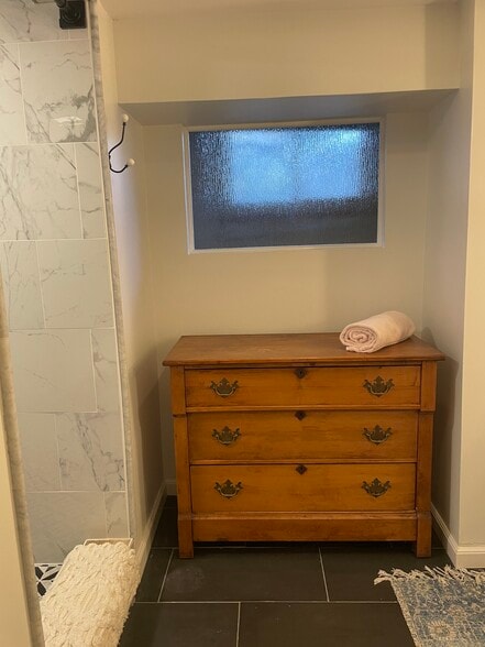 Building Photo - 402 N Cleveland St