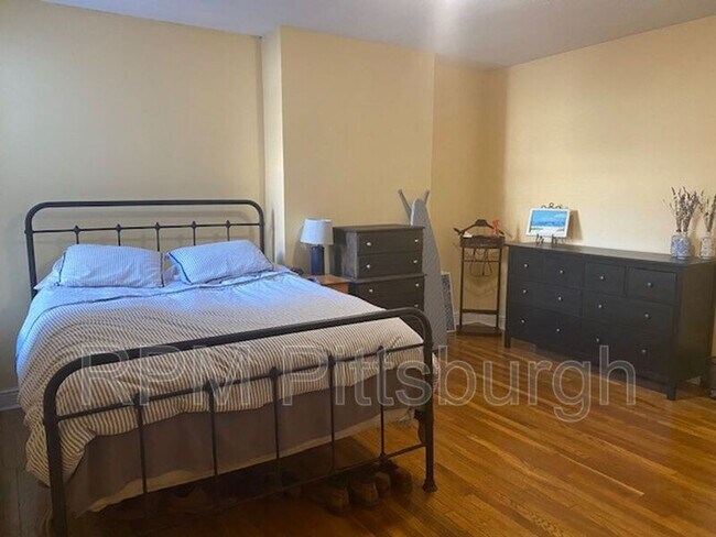 Building Photo - 203 Lehigh Ave