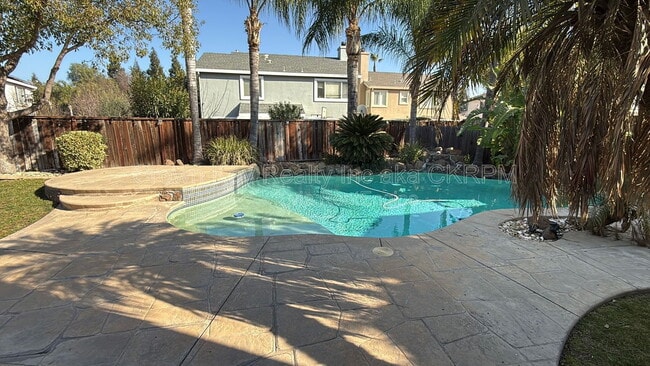 Building Photo - 2670 Atherton Ct