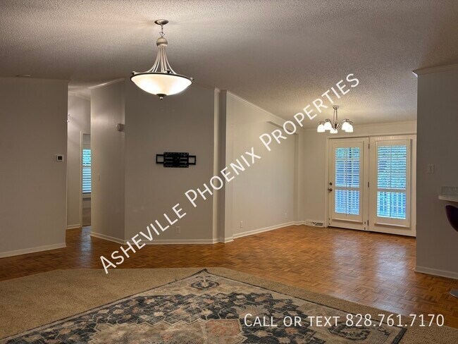 Building Photo - 3 Double Oaks Dr