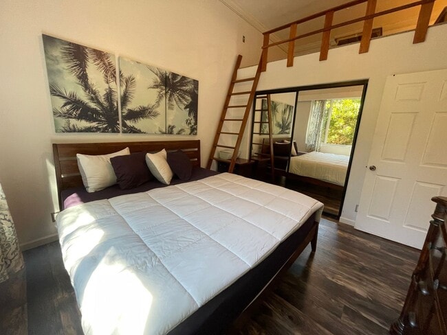 Building Photo - Furnished Napili One Bedroom + Loft