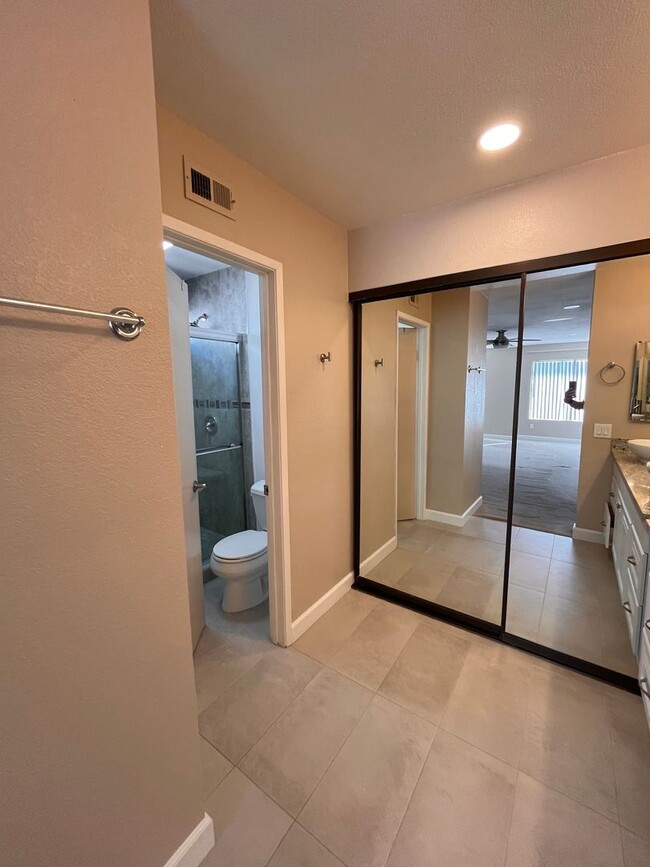 Building Photo - $4,095 4 Bed / 2.5 Bath House in Poway