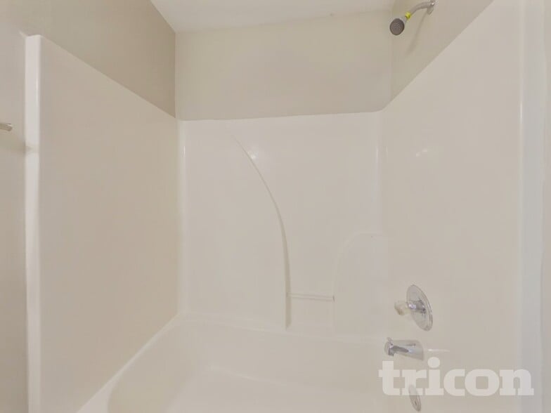Building Photo - 3912 Laurel Bend Dr
