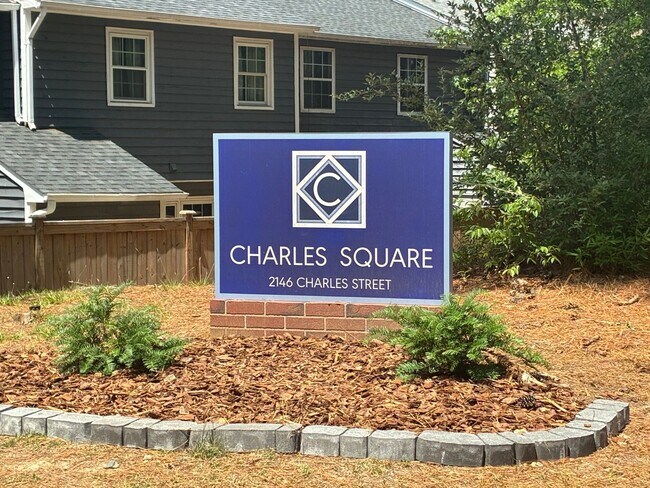 Building Photo - 2146 Charles St