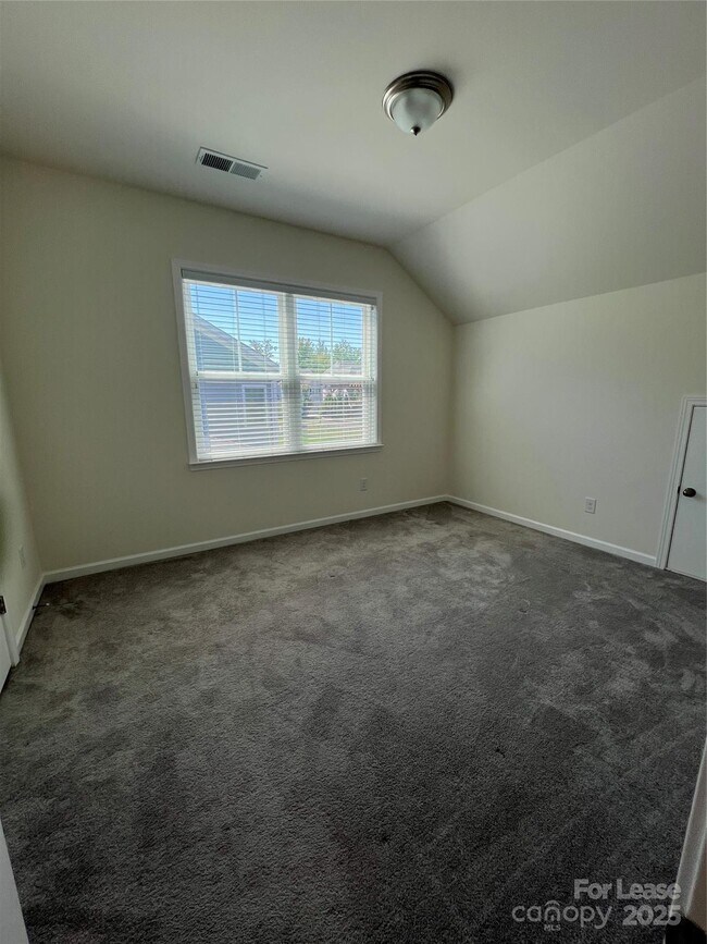 Building Photo - 1024 Argentium Way