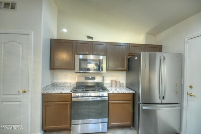 Building Photo - 1342 W Bartlett Way