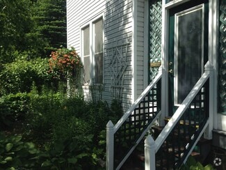 Building Photo - 422 N 9th Ave W