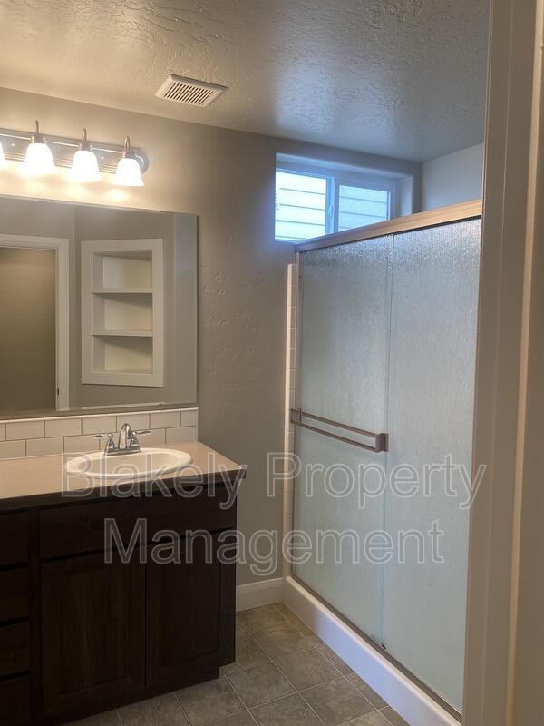 Building Photo - 1476 W Soldotna Dr