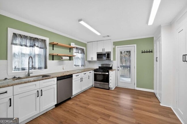 Building Photo - 871 Hargis St SE