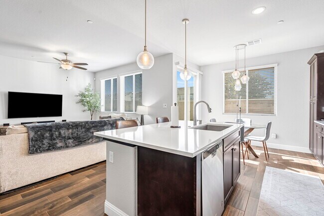 Building Photo - 2815 N Leya Dr