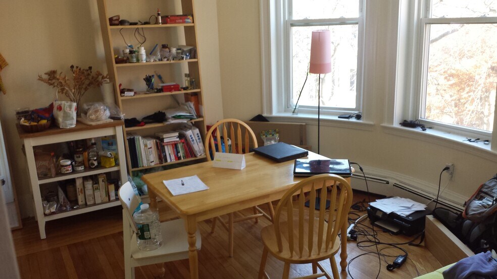 Building Photo - 19 Green St